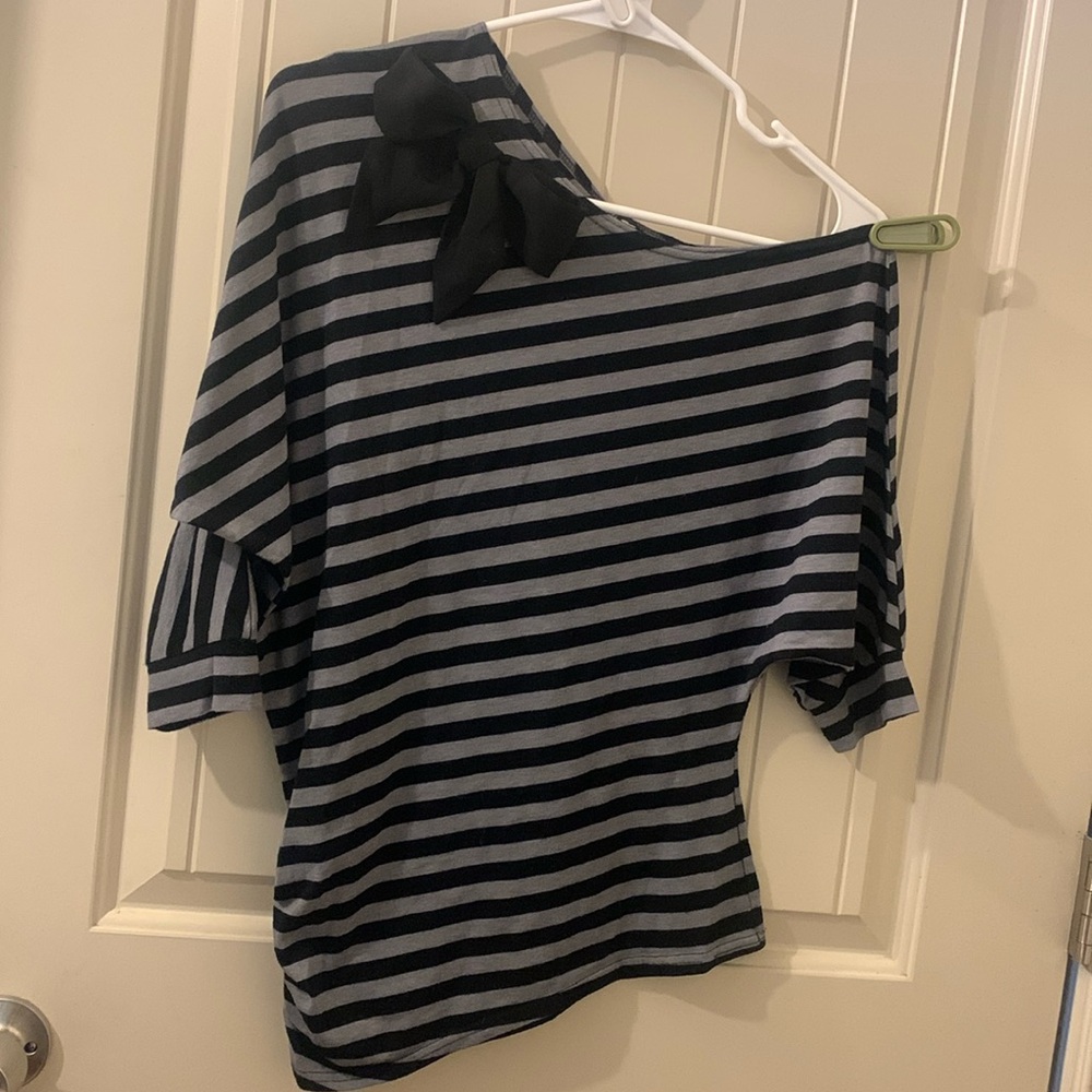 Off the Shoulder Striped Blouse w/Bow